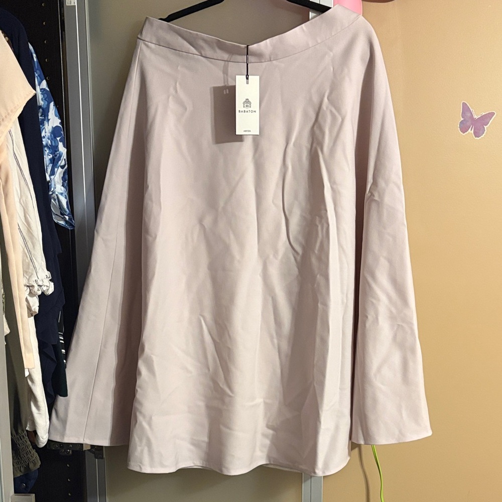 BNWT Aritzia Babaton Elegant light pink Futurism Skirt